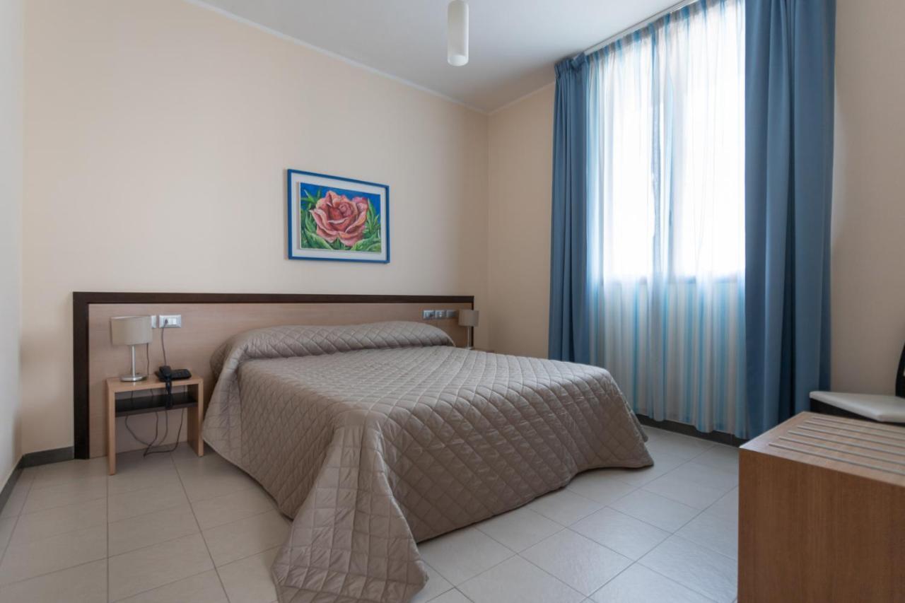 Club Azzurro Hotel & Resort Порто Чезарео Екстериор снимка