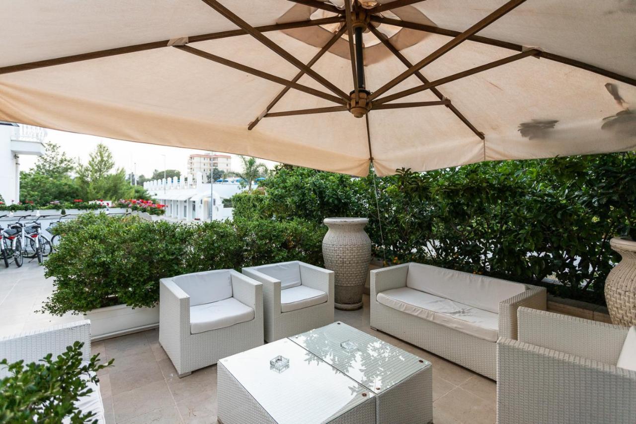 Club Azzurro Hotel & Resort Порто Чезарео Екстериор снимка