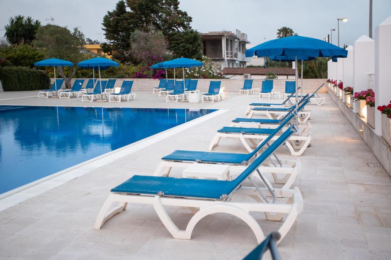 Club Azzurro Hotel & Resort Порто Чезарео Екстериор снимка