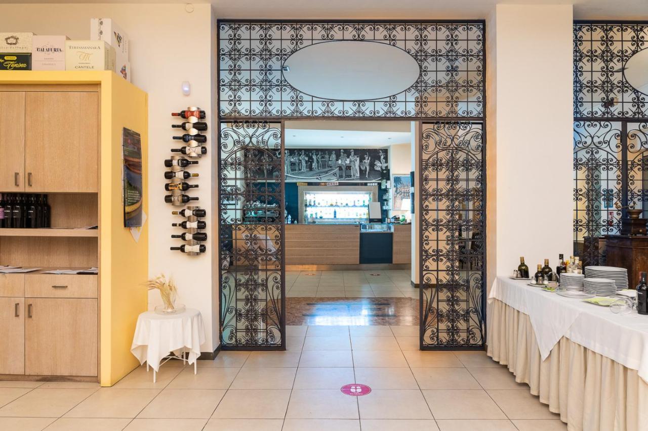 Club Azzurro Hotel & Resort Порто Чезарео Екстериор снимка