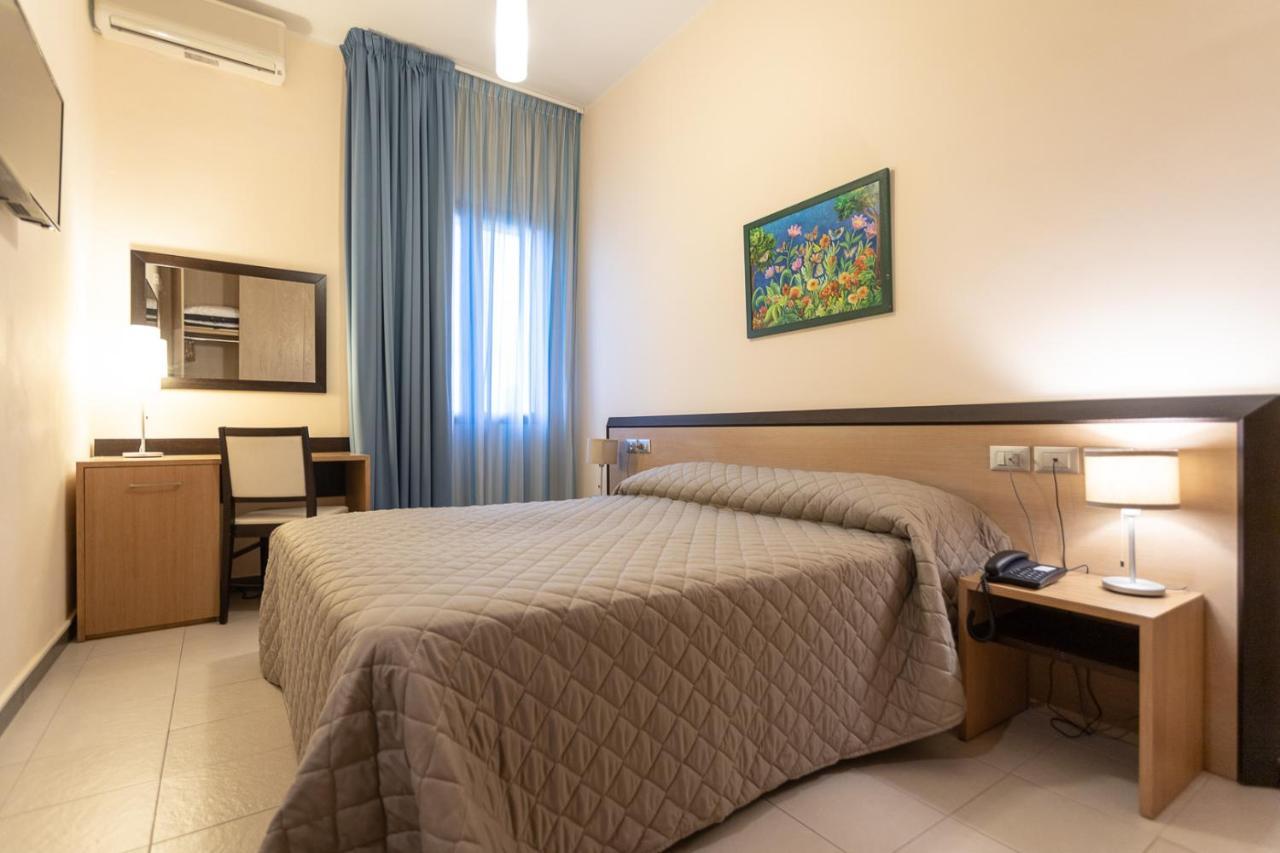 Club Azzurro Hotel & Resort Порто Чезарео Екстериор снимка