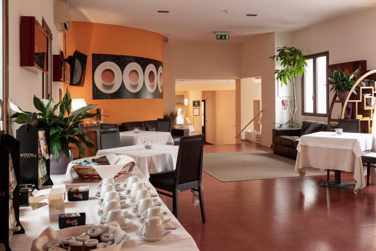 Club Azzurro Hotel & Resort Порто Чезарео Екстериор снимка